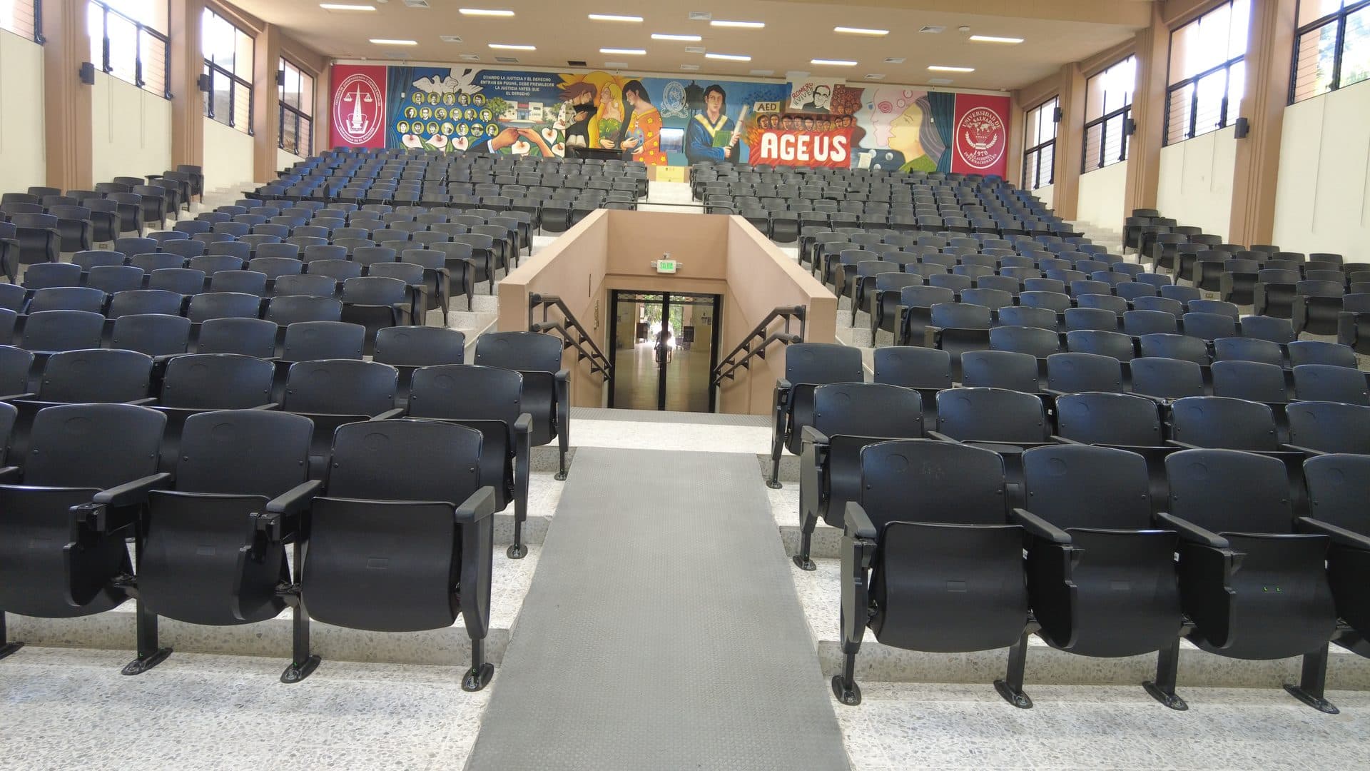 Auditorio universitario — Auditorios