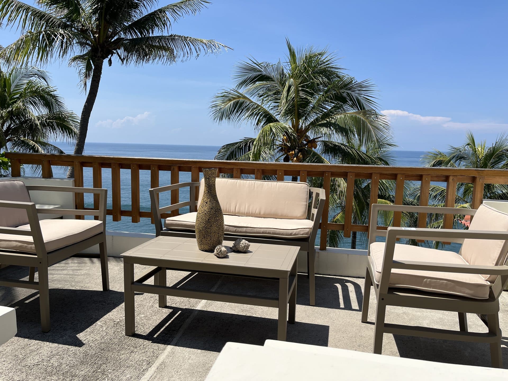 Terraza frente al mar — Mobiliario de exterior