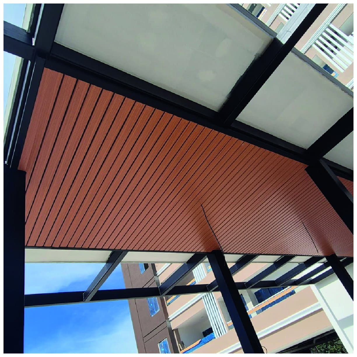 Cielo Lineal 84R V4