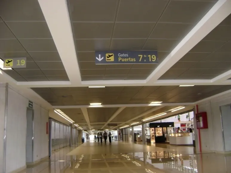 Aeropuerto Internacional La Aurora