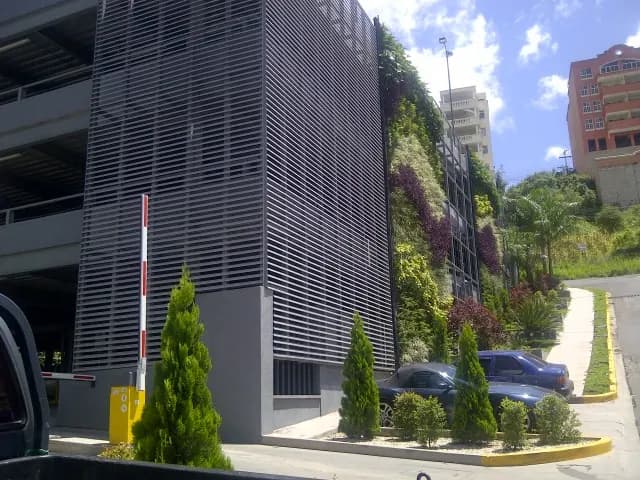 Estacionamiento Grupo Terra